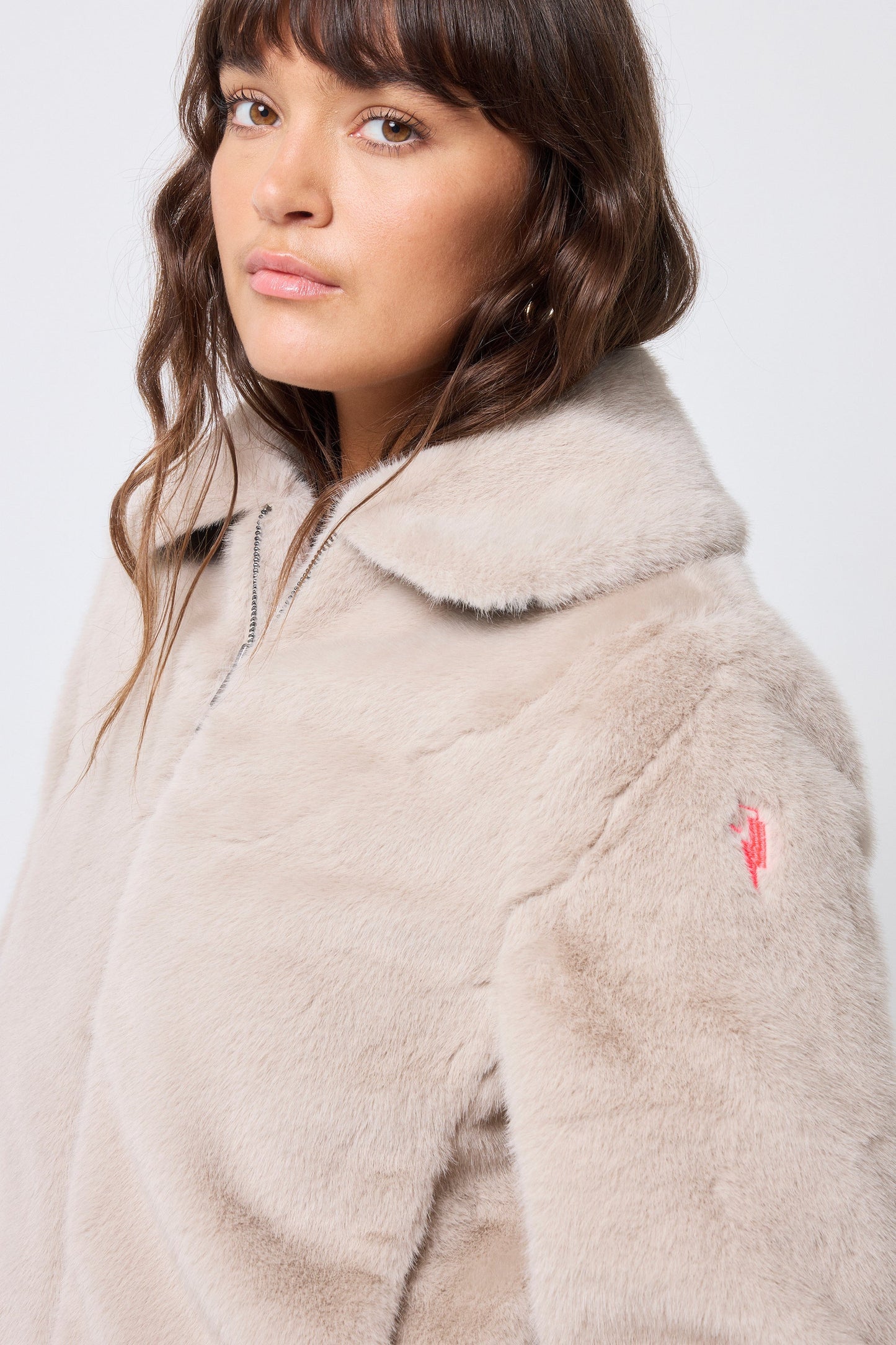 Kremowa Kurtka z Sztucznego Futra